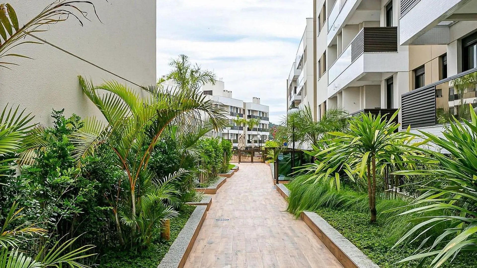 Apartment Apto Perto Da Praia Em Cond. C/ Piscina Adc0205 Florianopolis