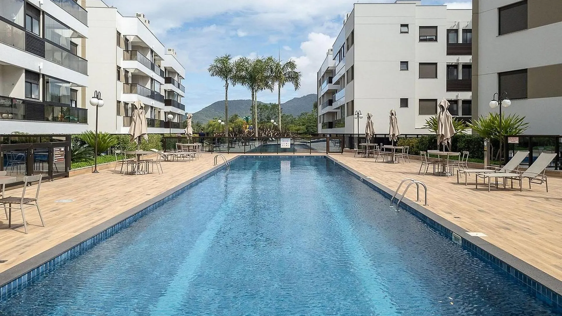 Apto Perto Da Praia Em Cond. C/ Piscina Adc0205 Florianopolis Apartment